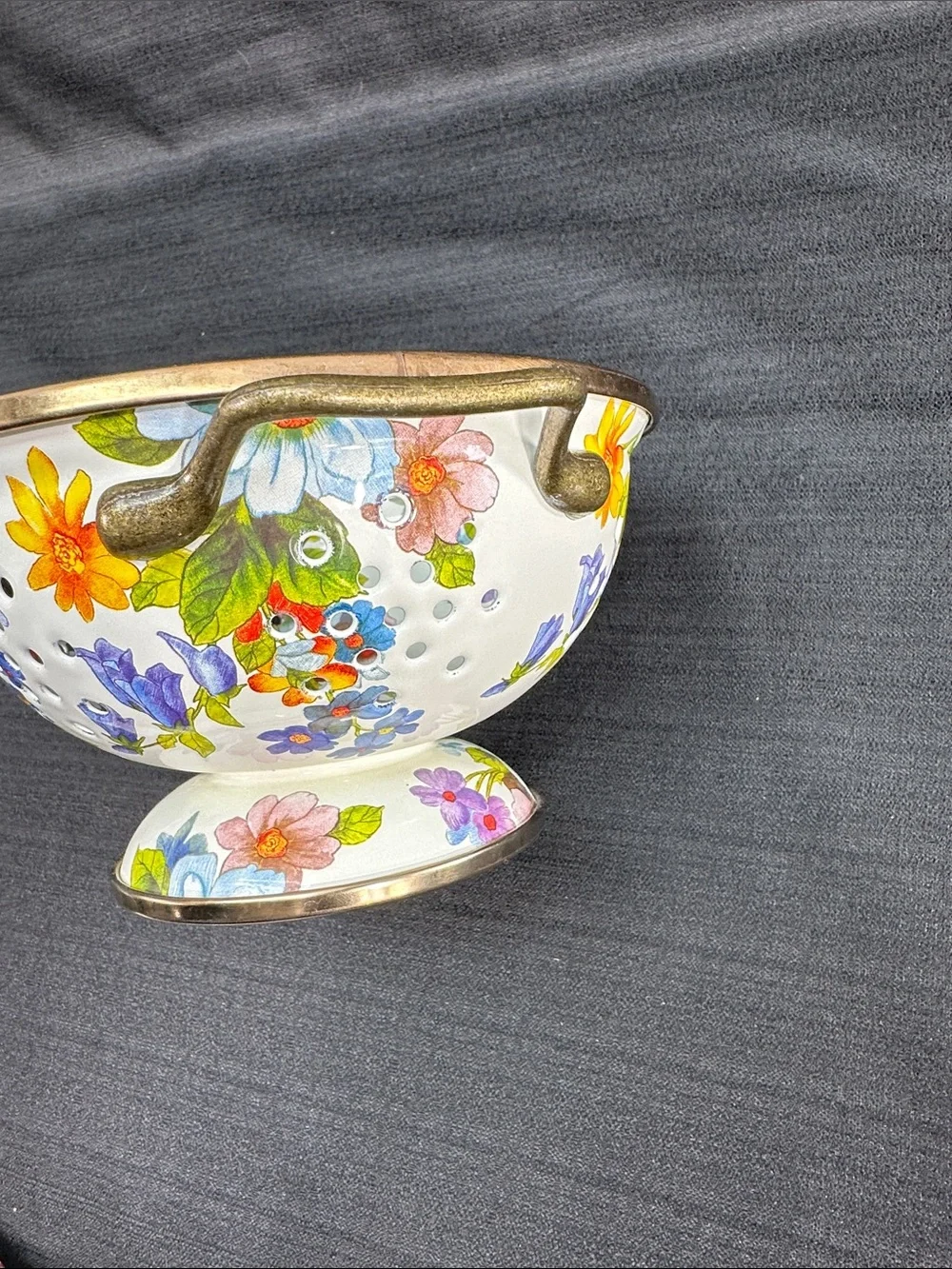 MacKenzie-Childs White Flower Market Set Colander & Spoon Rest Metal Enamelware